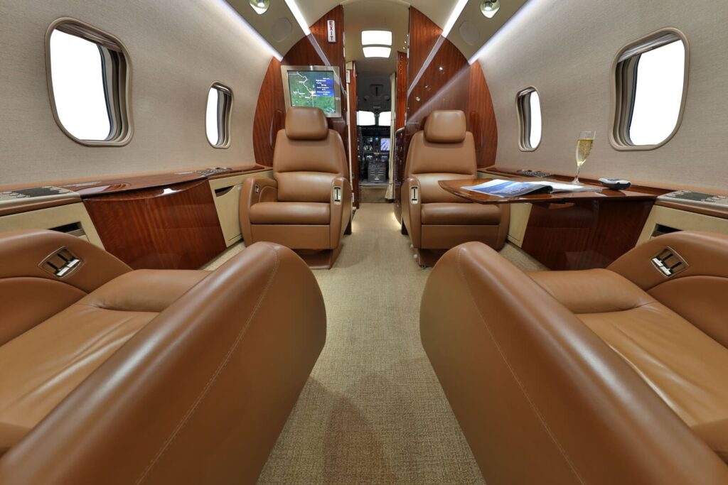 Bombardier-Challenger-300-3 Bombardier Challenger 300 3