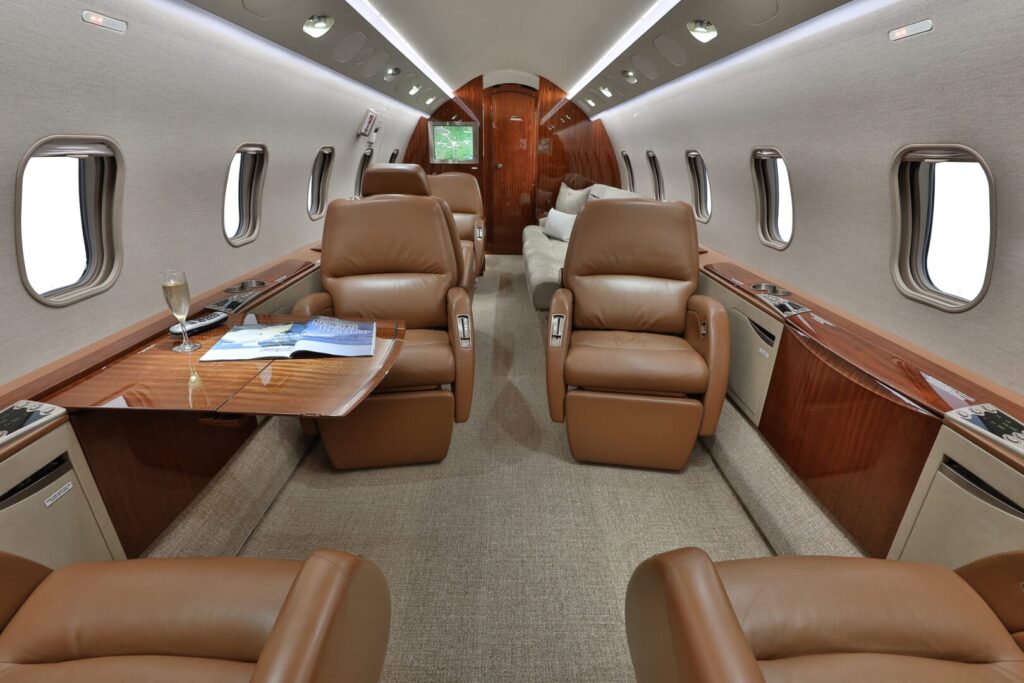 Bombardier Challenger 300 » MIRA Aviation Aircraft