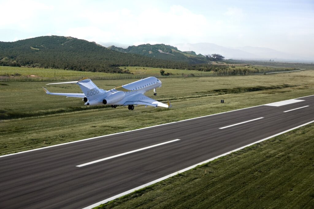 Bombardier Global 5000 1 Bombardier Global 5000 1