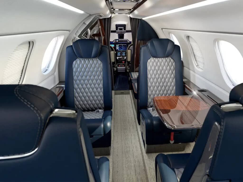 Embraer-Phenom-300E-7 Embraer Phenom 300E 7