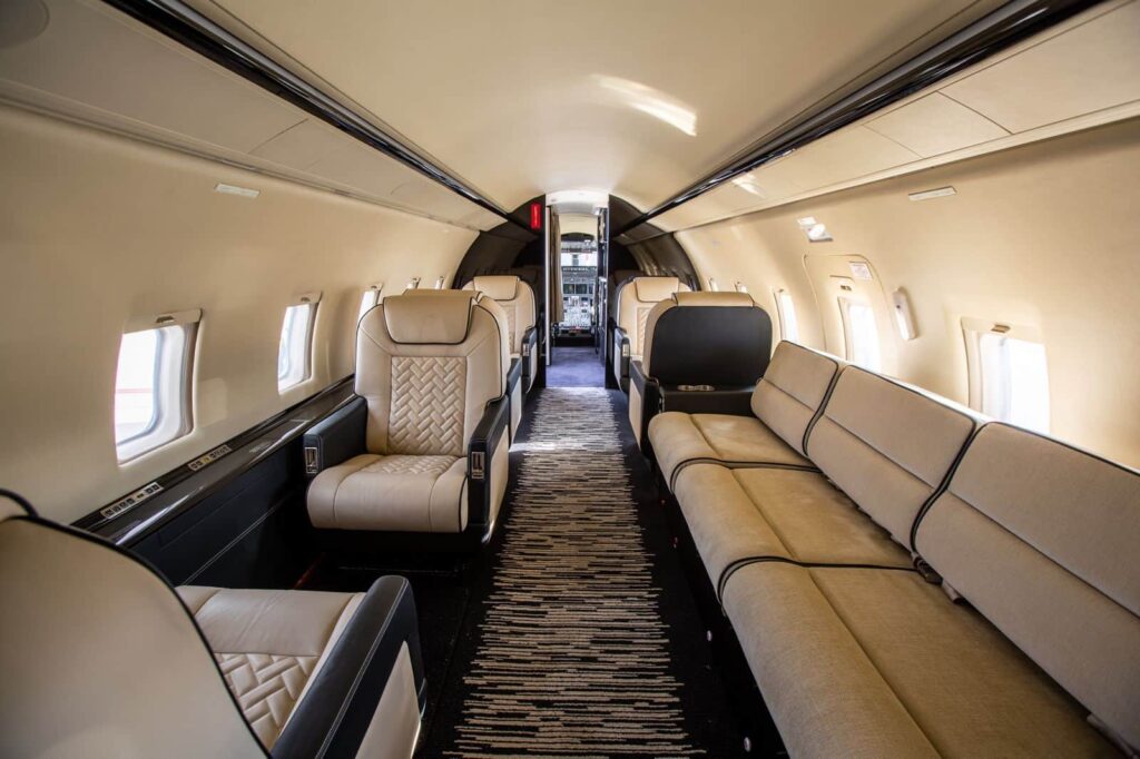 2003-Bombardier-Challenger-604-YL-TIM-file-image-16 (1)